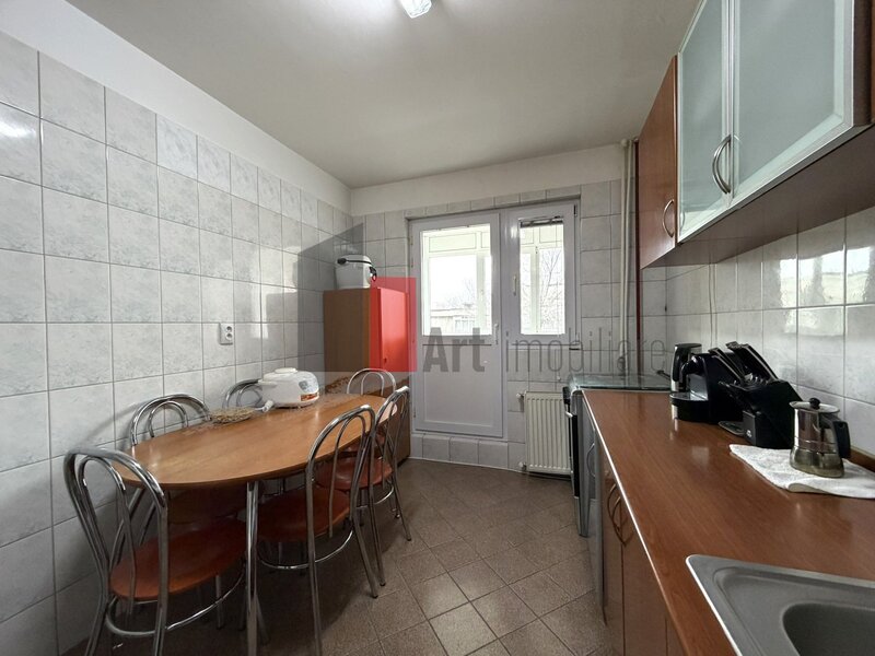 Aparatorii Patriei, Berceni, apartament 4 camere.
