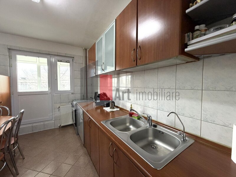 Aparatorii Patriei, Berceni, apartament 4 camere.